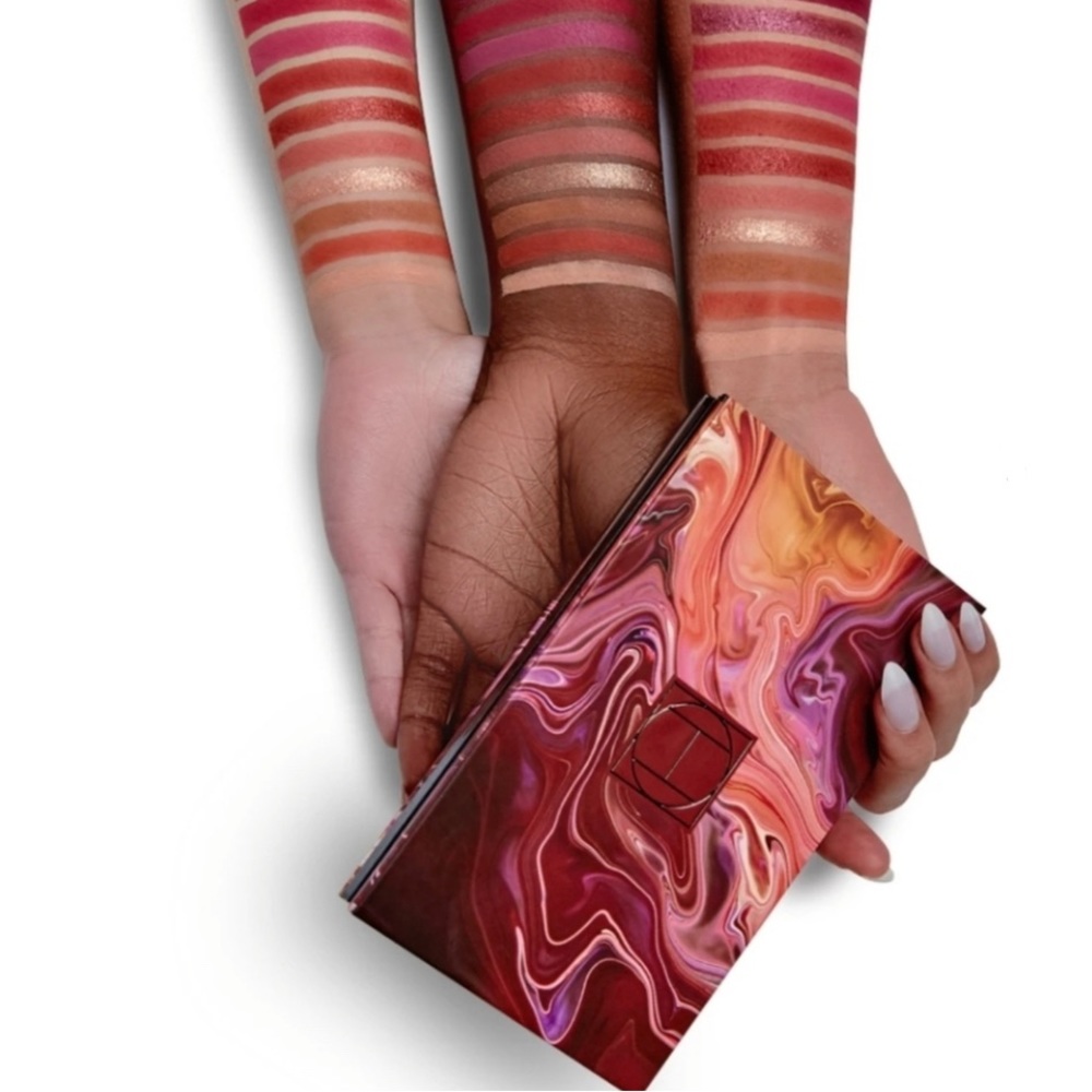 🍒🍒 Zion HipDot Vegan Eyeshadow Palette